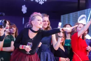 The girl held out her hand